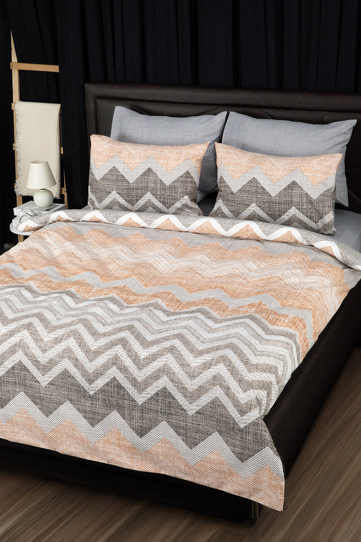 Sakkara Lastikli Çarşaflı Çift Kişilik Nevresim Takımı - Kahverengi Sakkara Lastikli Çarşaflı Çift Kişilik Nevresim Takımı - Kahverengi