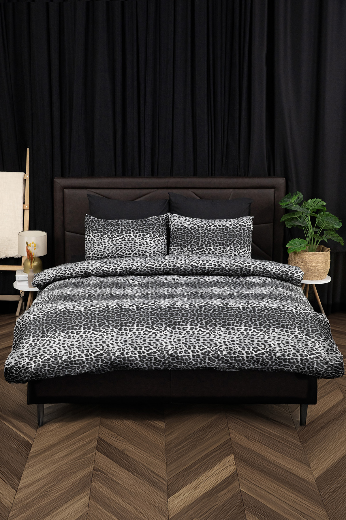 Siyah Leopar Desenli Lastikli Çarşaflı Çift Kişilik Nevresim Takımı Siyah Leopar Desenli Lastikli Çarşaflı Çift Kişilik Nevresim Takımı