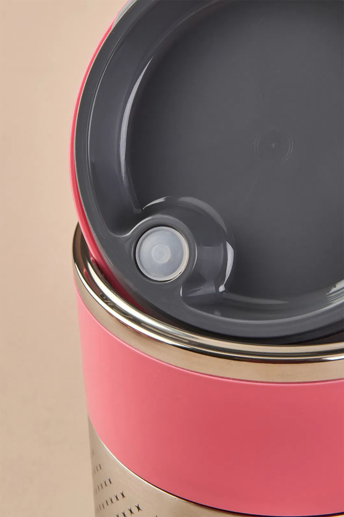 Tohana 2 Katlı Çelik Yemek Termosu 1,5 Lt - Pembe Tohana 2 Katlı Çelik Yemek Termosu 1,5 Lt - Pembe