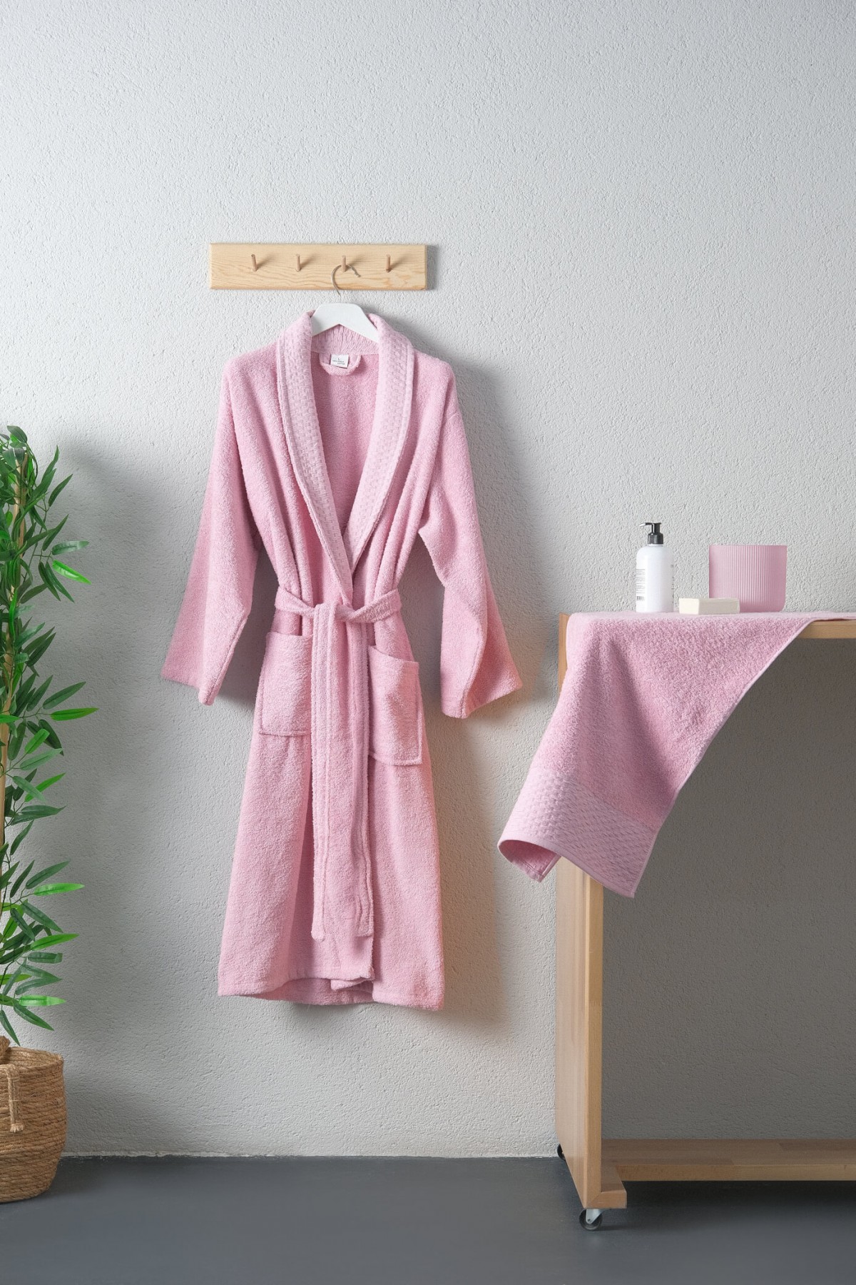 Tuwa Unisex Pamuklu XXL Beden Tekli Bornoz Seti - Pudra Tuwa Unisex Pamuklu XXL Beden Tekli Bornoz Seti - Pudra