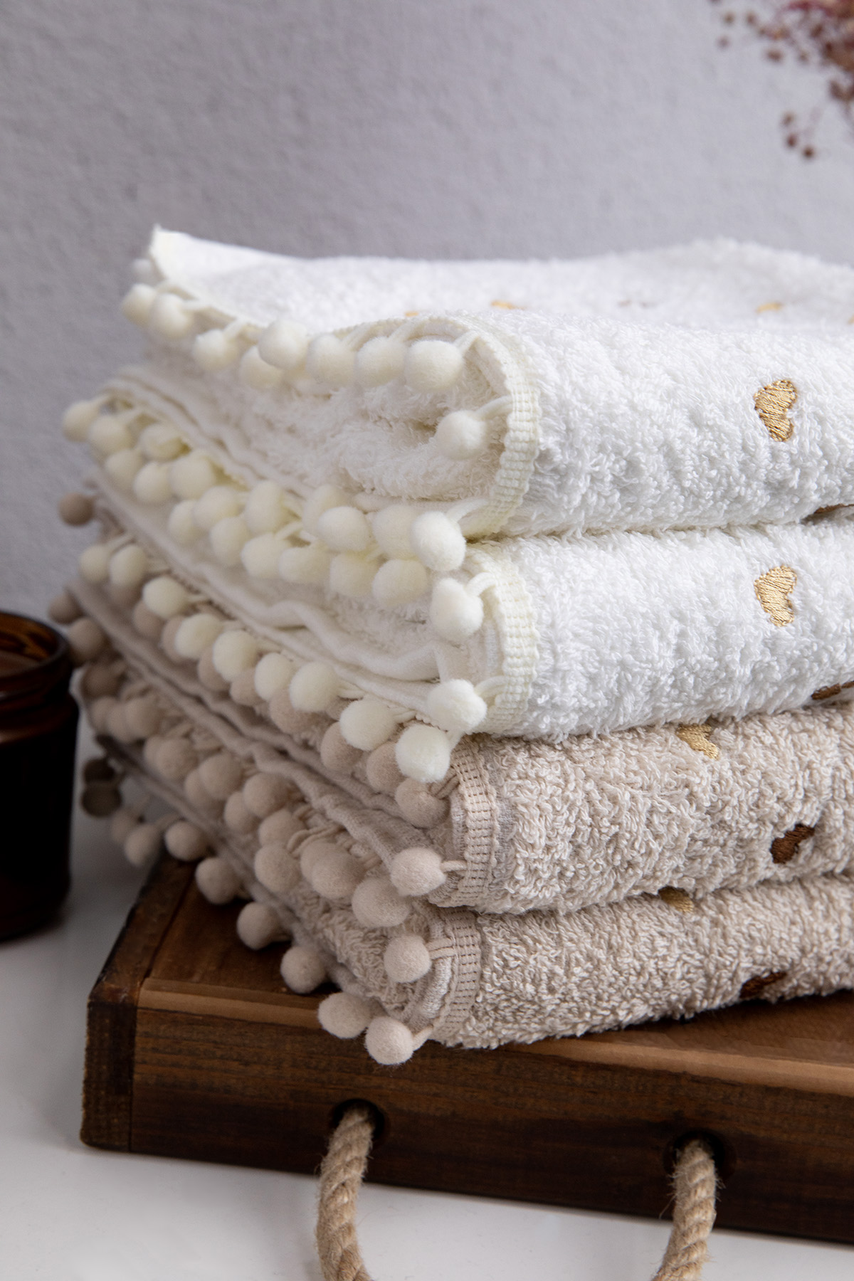 Yoncagül Ponponlu 4lü El Yüz Havlusu - Krem - Bej Yoncagül Ponponlu 4lü El Yüz Havlusu - Krem - Bej